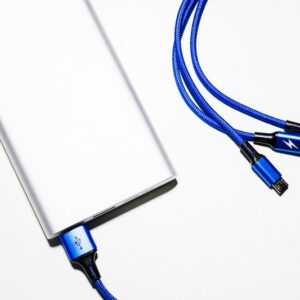 Câble USB 3-en-1 rétractable Lightning USB-C Micro-USB